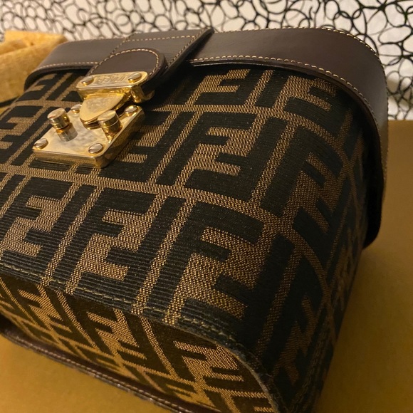 Fendi logo bag - Picture 6 of 16